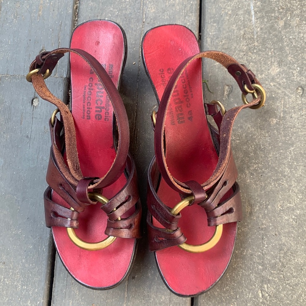 Leather and wood Mapuche sandals